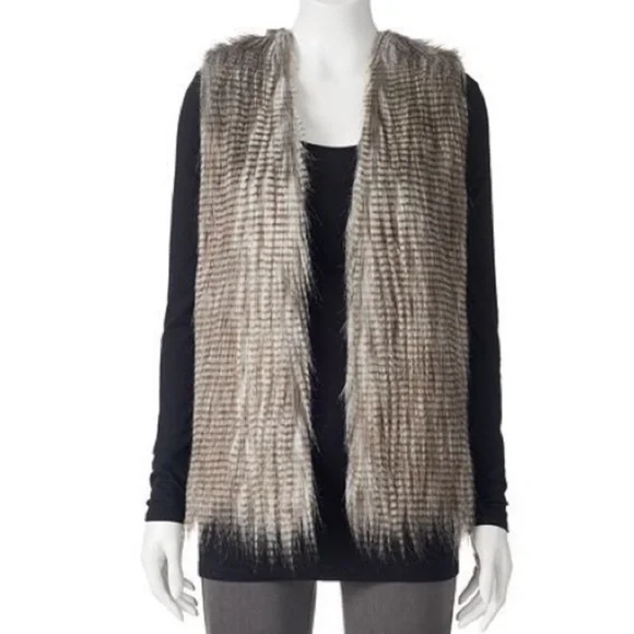 Pink Republic Gray Faux Feathered Fur Knit Woman’s Vest NWT size Large - Picture 1 of 10